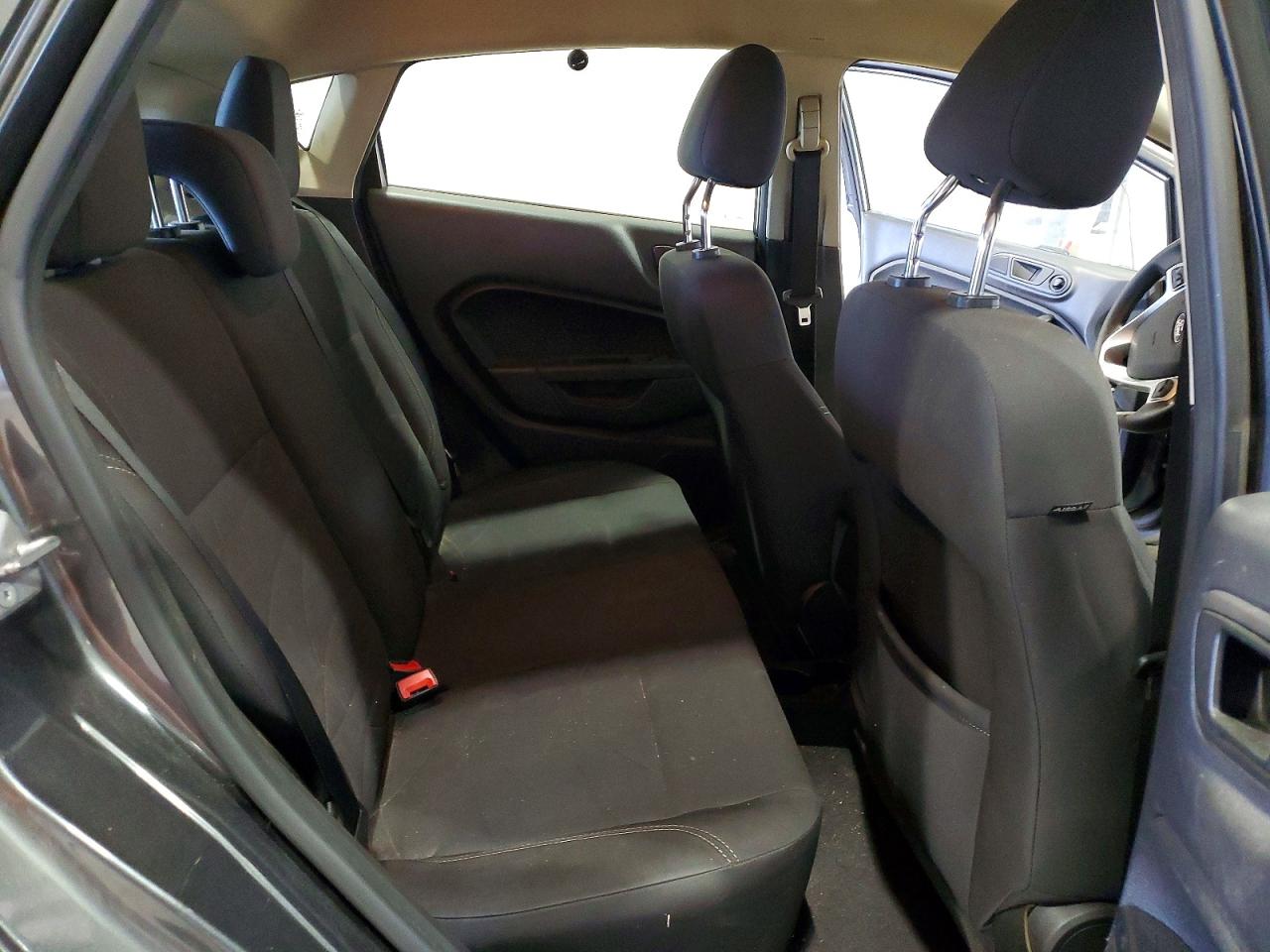 2019 FORD FIESTA SE photo 10
