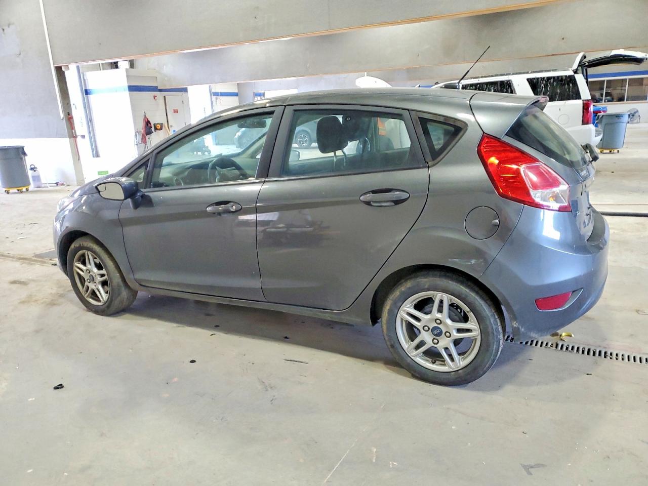 2019 FORD FIESTA SE photo 2