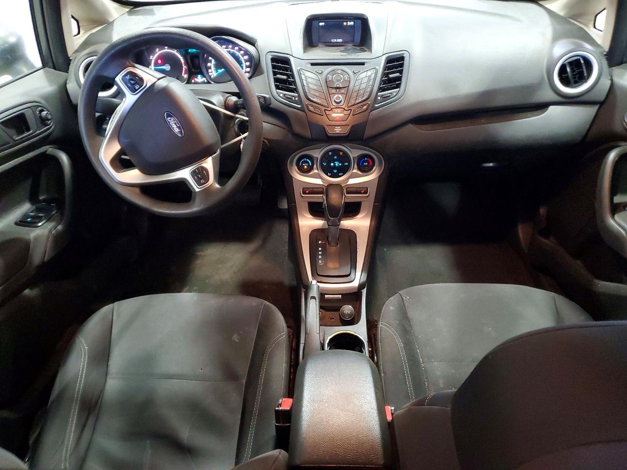 2019 FORD FIESTA SE photo 8
