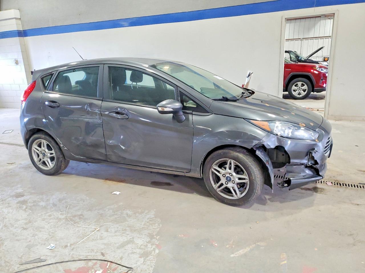 2019 FORD FIESTA SE photo 4