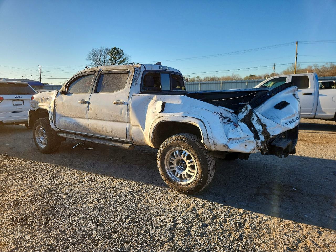 2017 TOYOTA TACOMA DOUBLE CAB photo 4