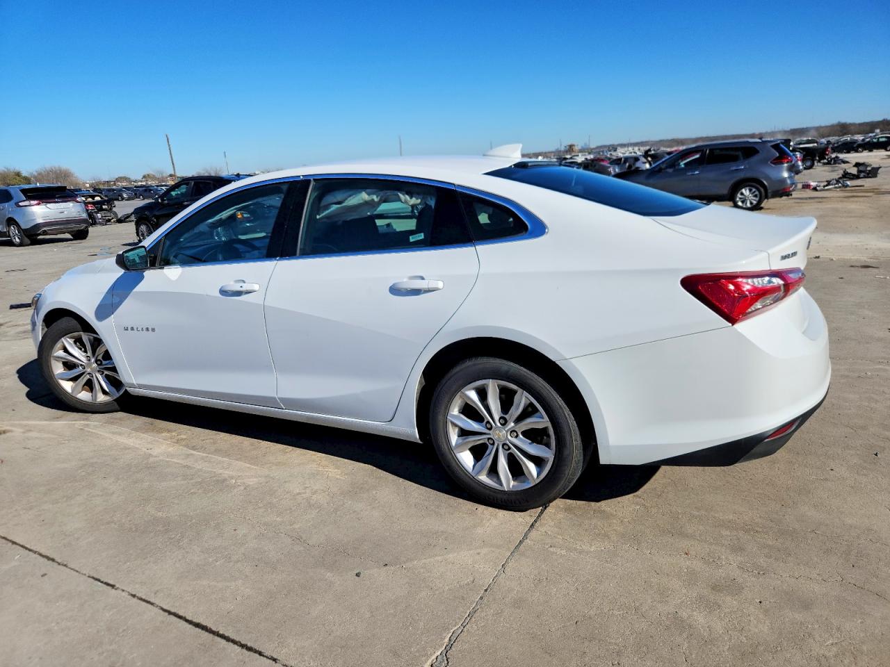 2021 CHEVROLET MALIBU LT photo 2