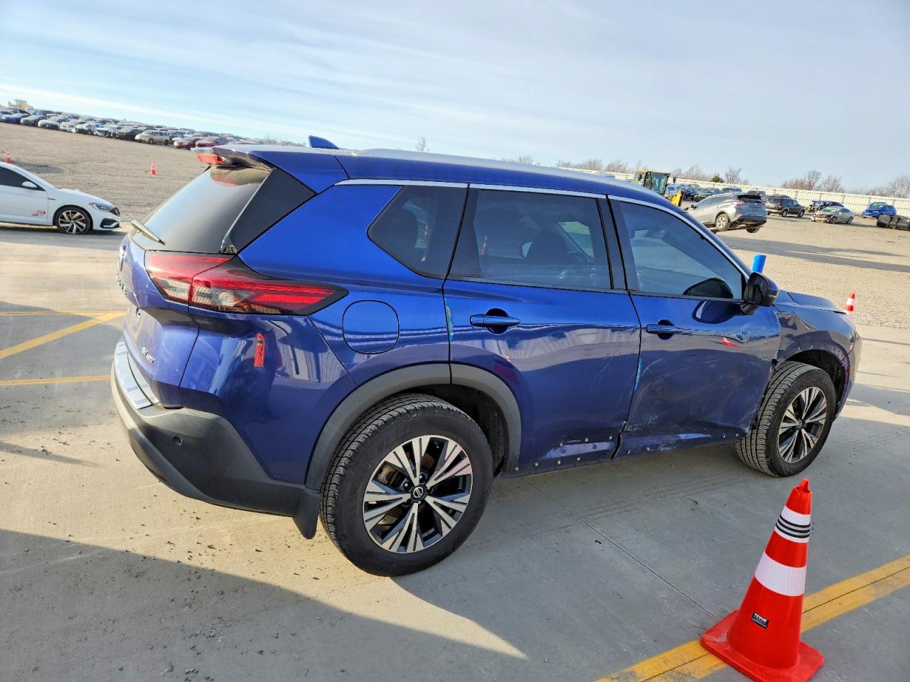 2021 NISSAN ROGUE SV photo 3