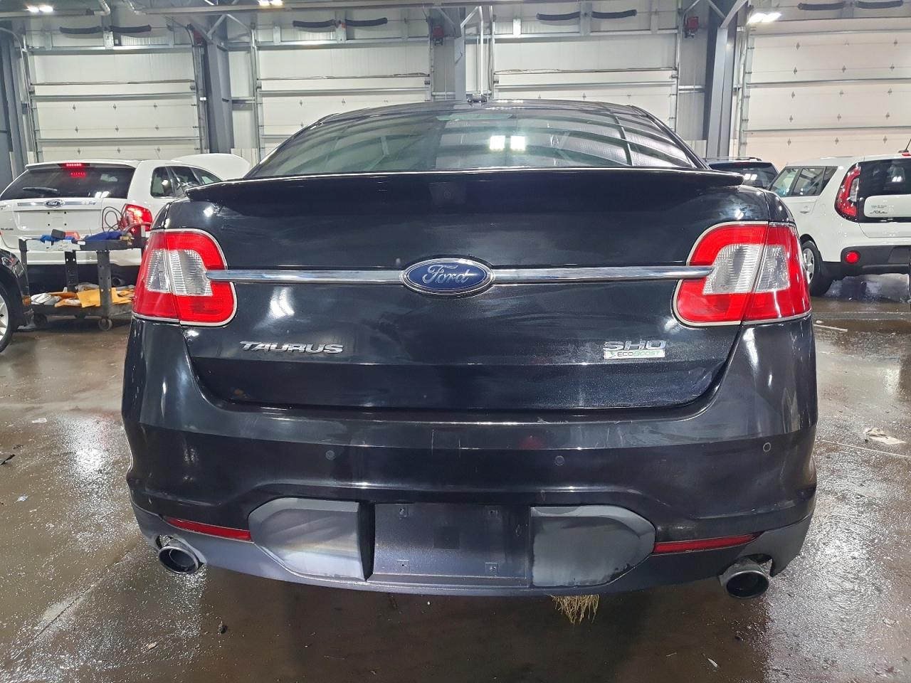 2010 FORD TAURUS SHO photo 6