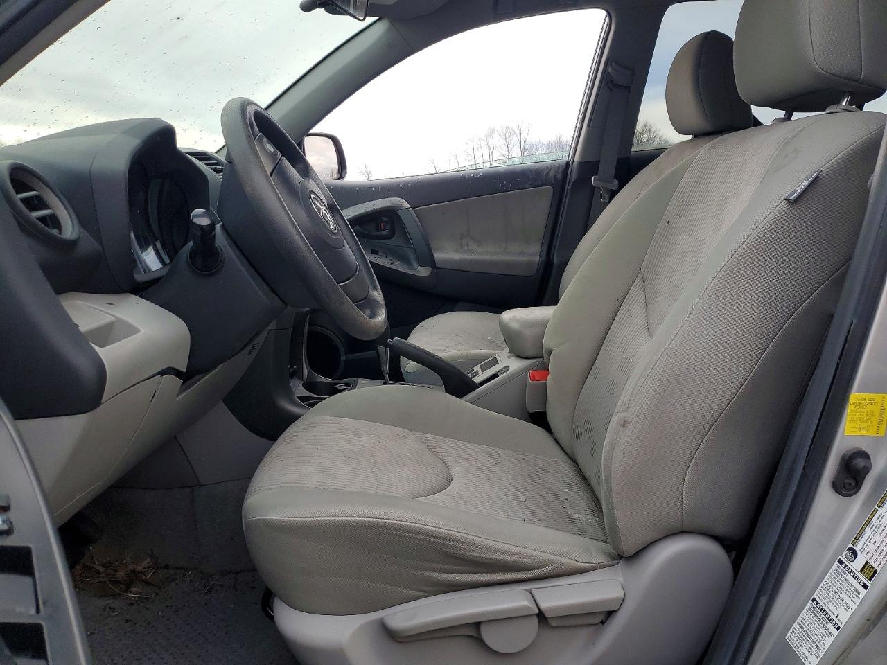 2011 TOYOTA RAV4 BASE photo 19
