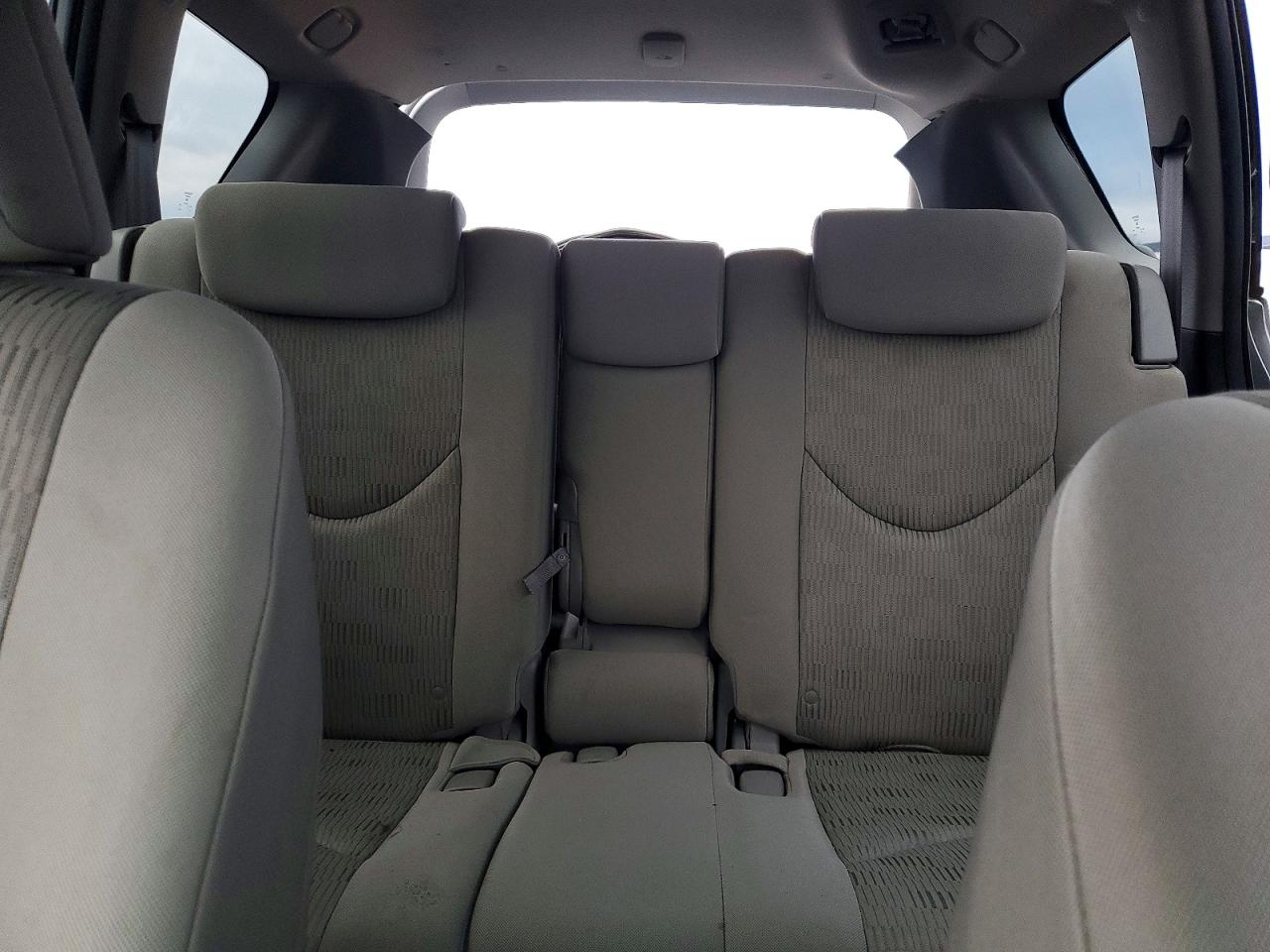 2011 TOYOTA RAV4 BASE photo 28