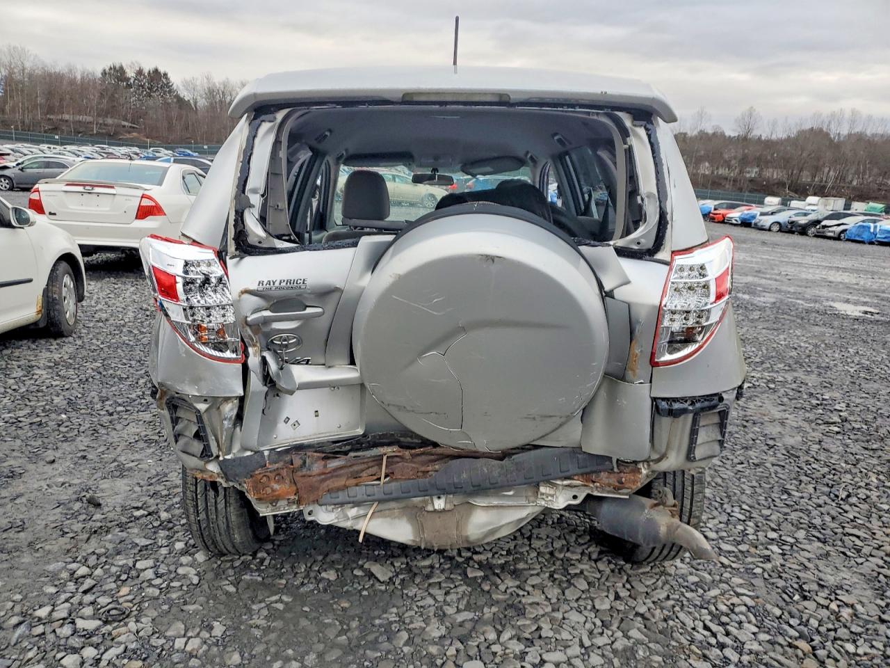 2011 TOYOTA RAV4 BASE photo 16