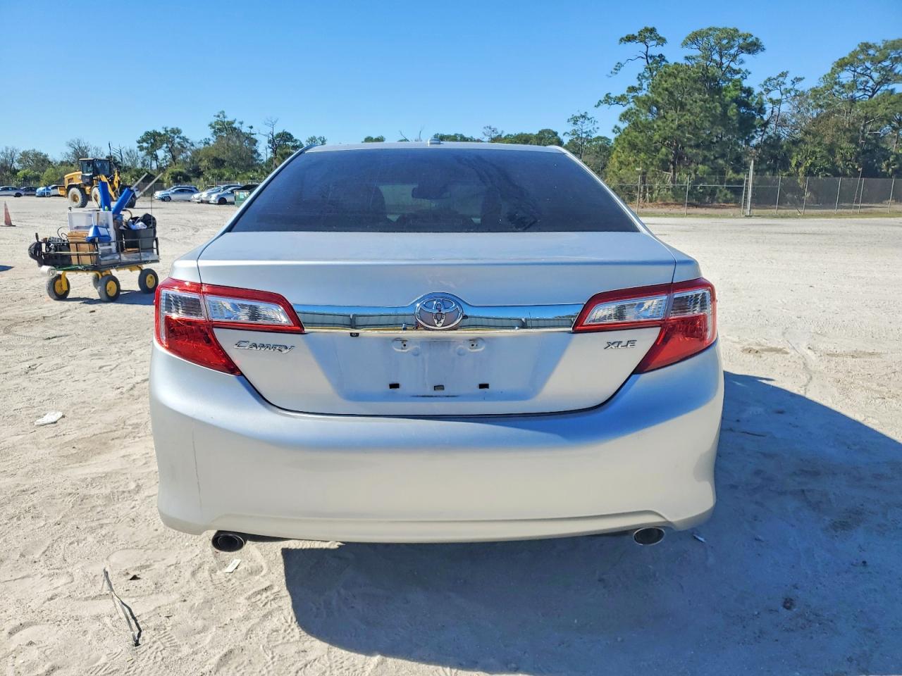 2013 TOYOTA CAMRY SE photo 6
