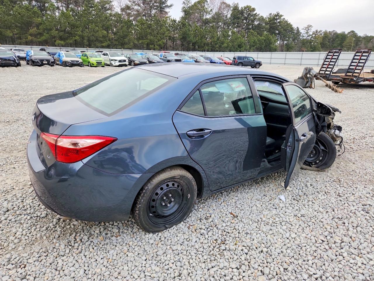2019 TOYOTA COROLLA L photo 5