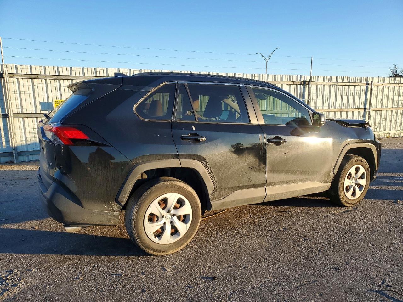 2019 TOYOTA RAV4 LE photo 3
