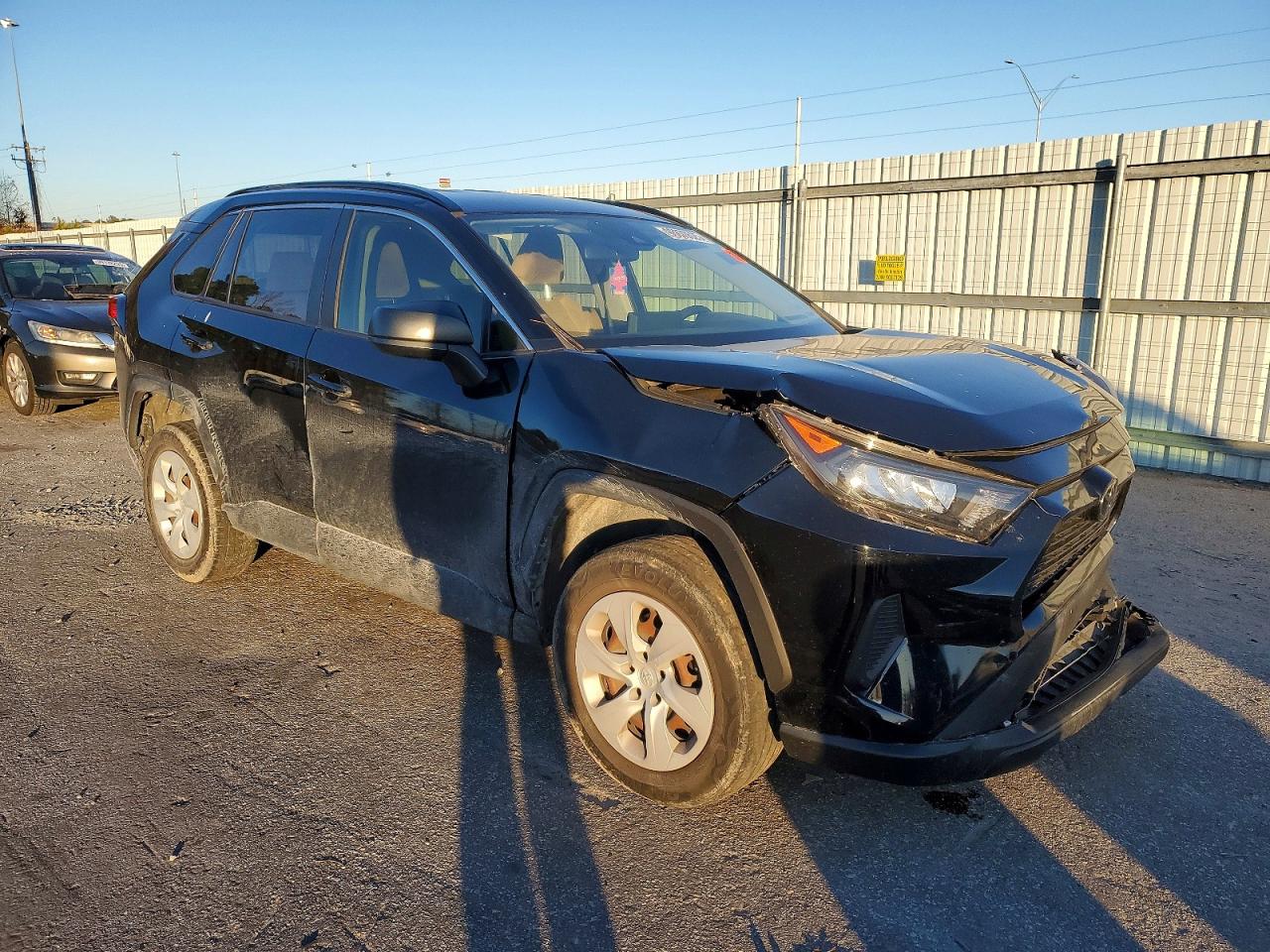 2019 TOYOTA RAV4 LE photo 4