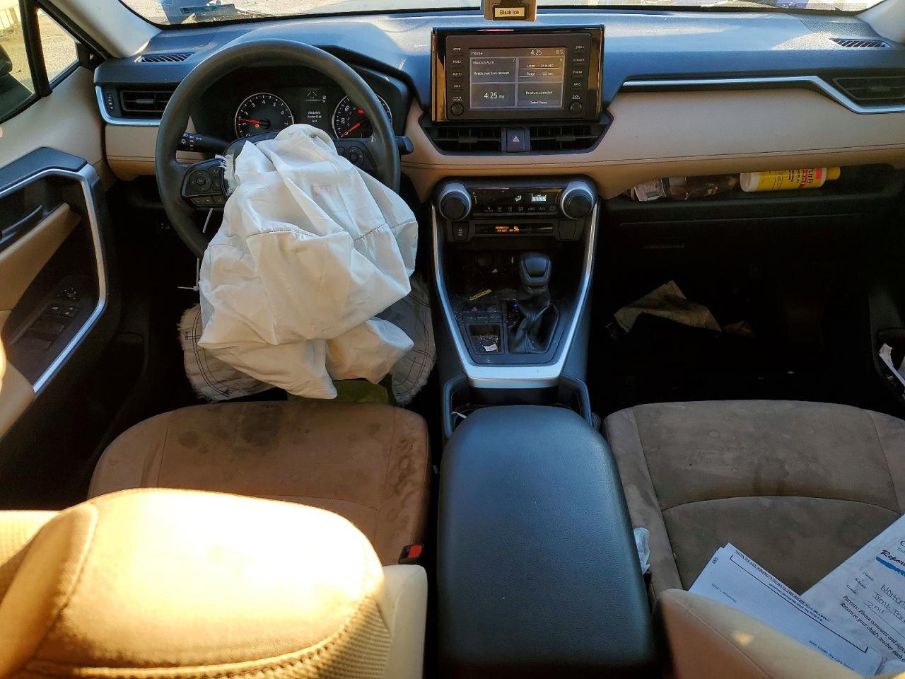 2019 TOYOTA RAV4 LE photo 8