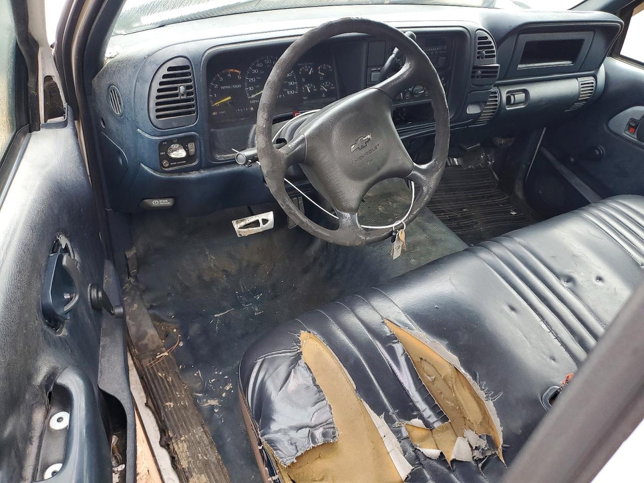1997 CHEVROLET GMT-400 C2500 photo 8