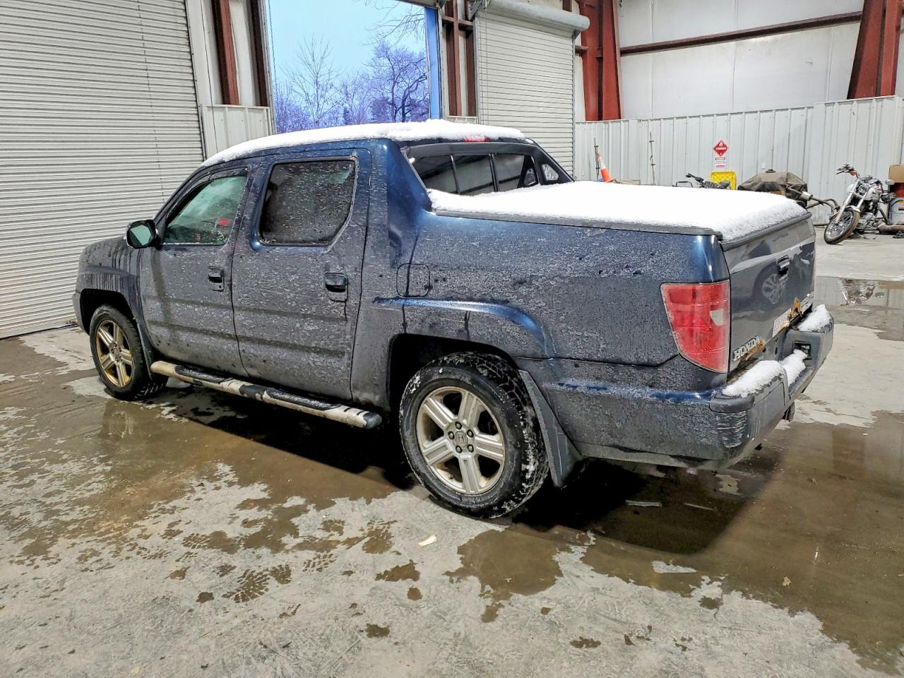 2011 HONDA RIDGELINE RTL photo 2