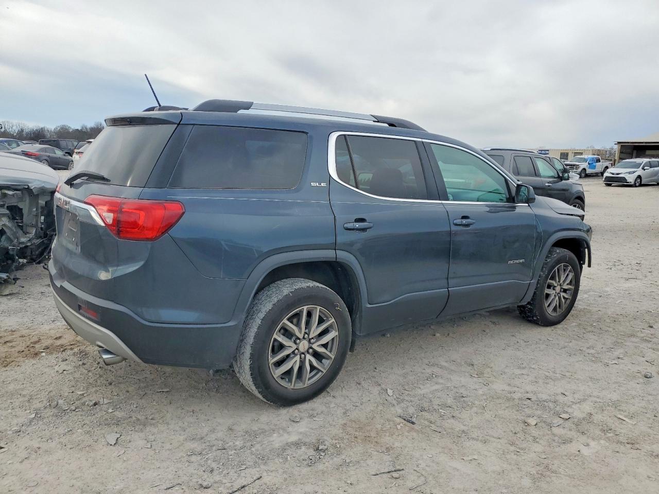 2019 GMC ACADIA SLE photo 3