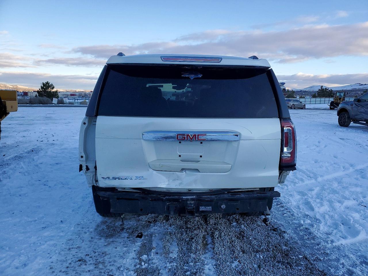 2015 GMC YUKON XL DENALI photo 6
