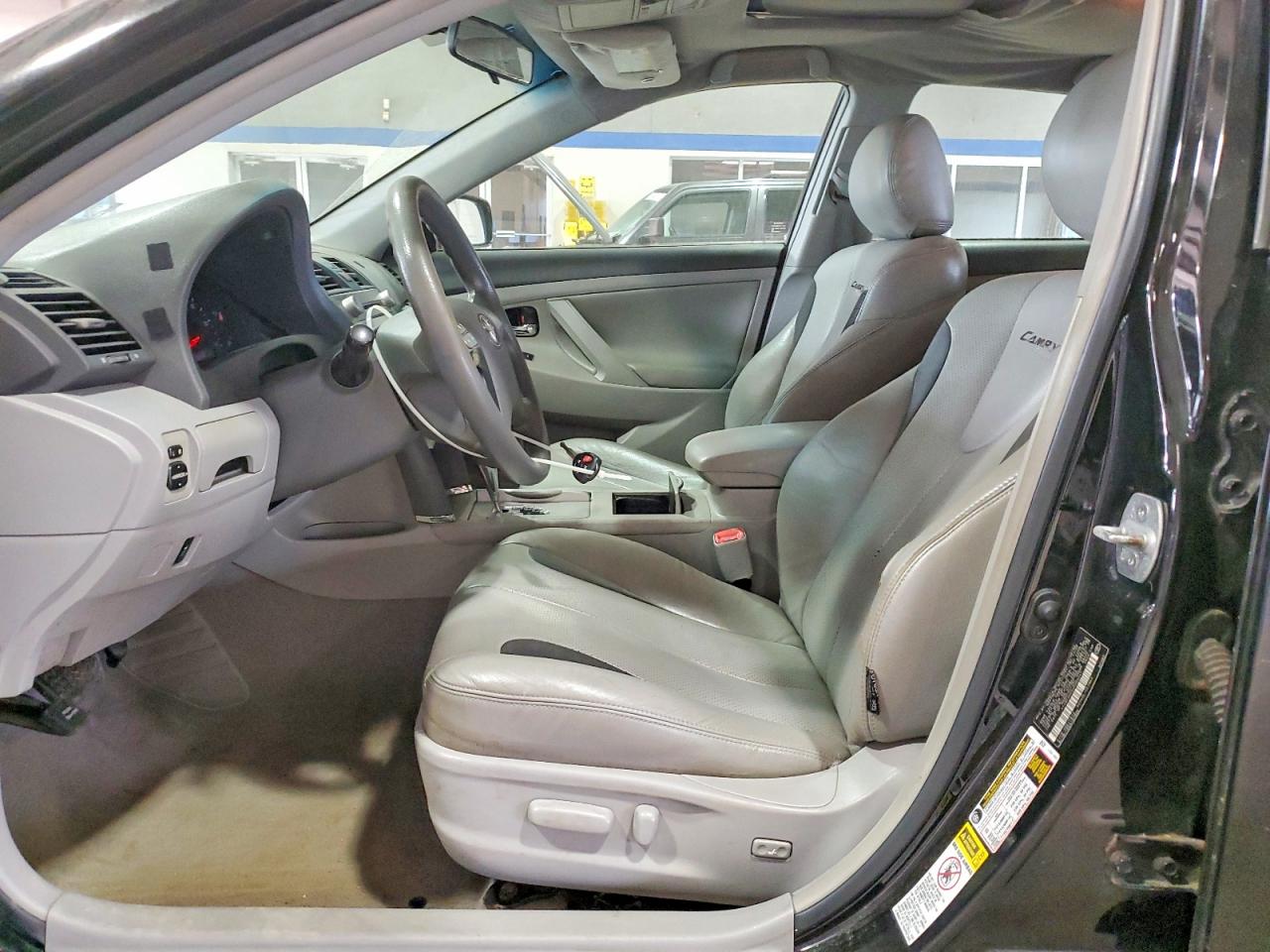 2010 TOYOTA CAMRY BASE photo 7