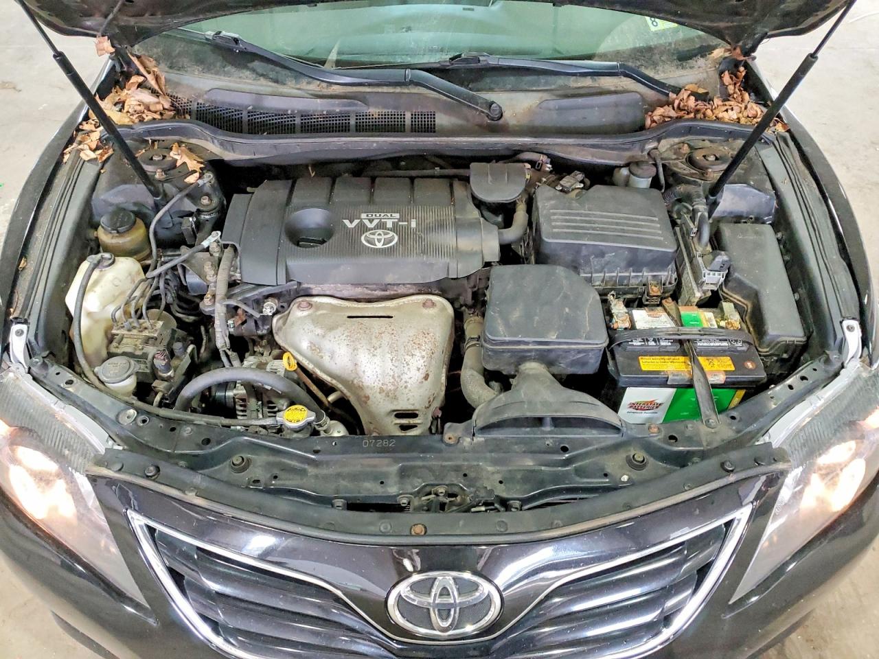 2010 TOYOTA CAMRY BASE photo 11