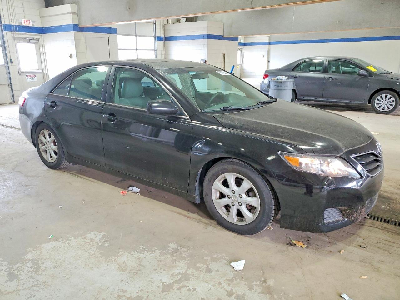 2010 TOYOTA CAMRY BASE photo 4