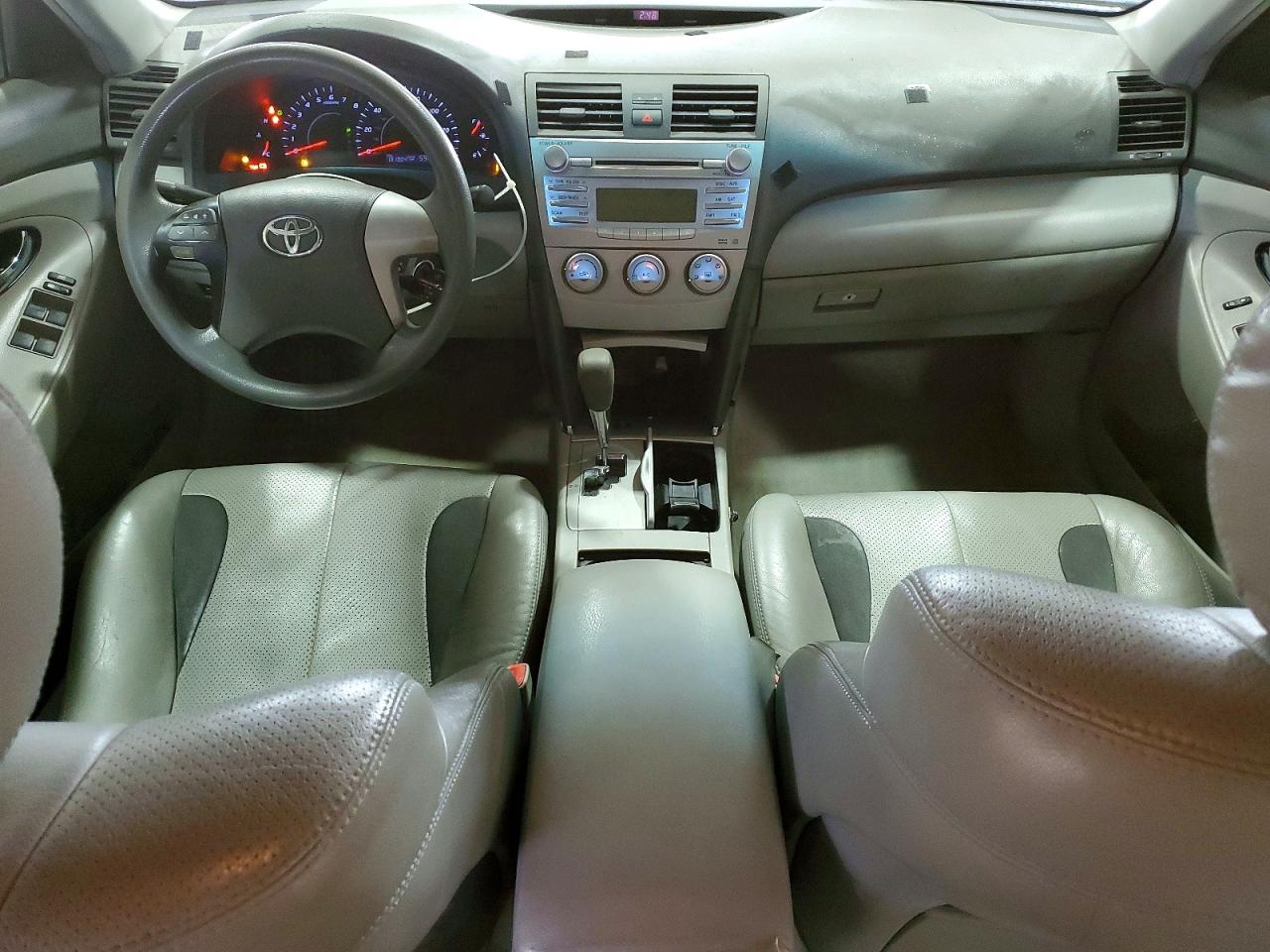 2010 TOYOTA CAMRY BASE photo 8