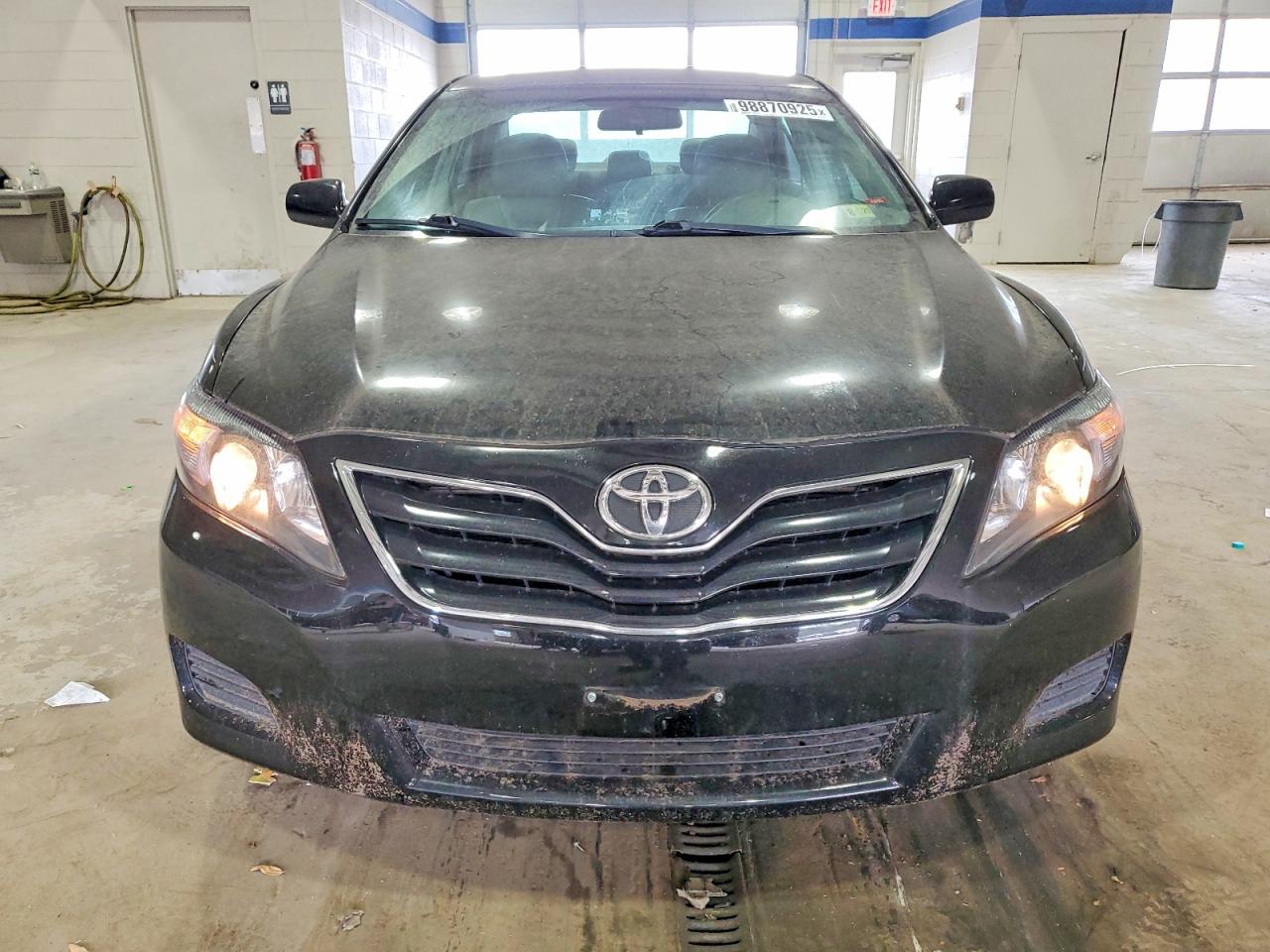 2010 TOYOTA CAMRY BASE photo 5
