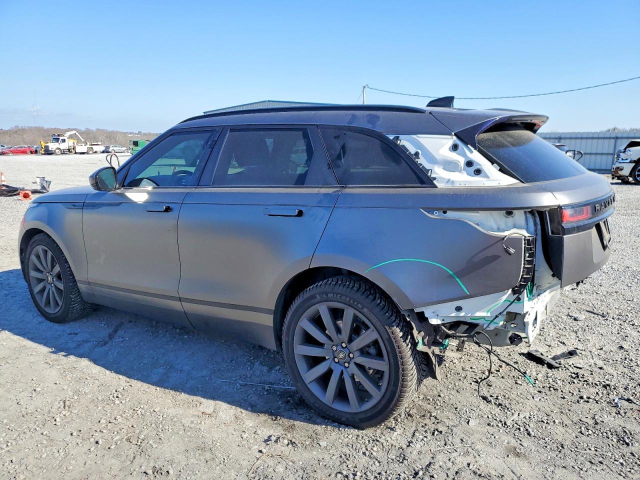 2018 LAND ROVER RANGE ROVER VELAR S photo 4