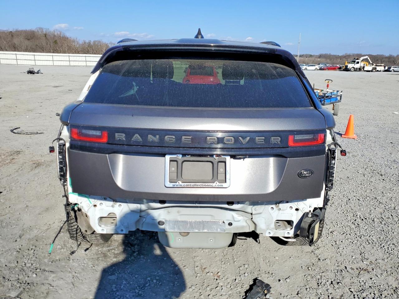 2018 LAND ROVER RANGE ROVER VELAR S photo 16
