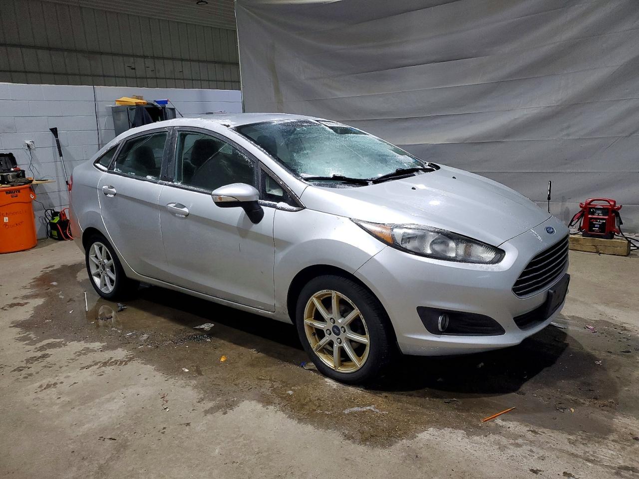 2016 FORD FIESTA SE photo 4
