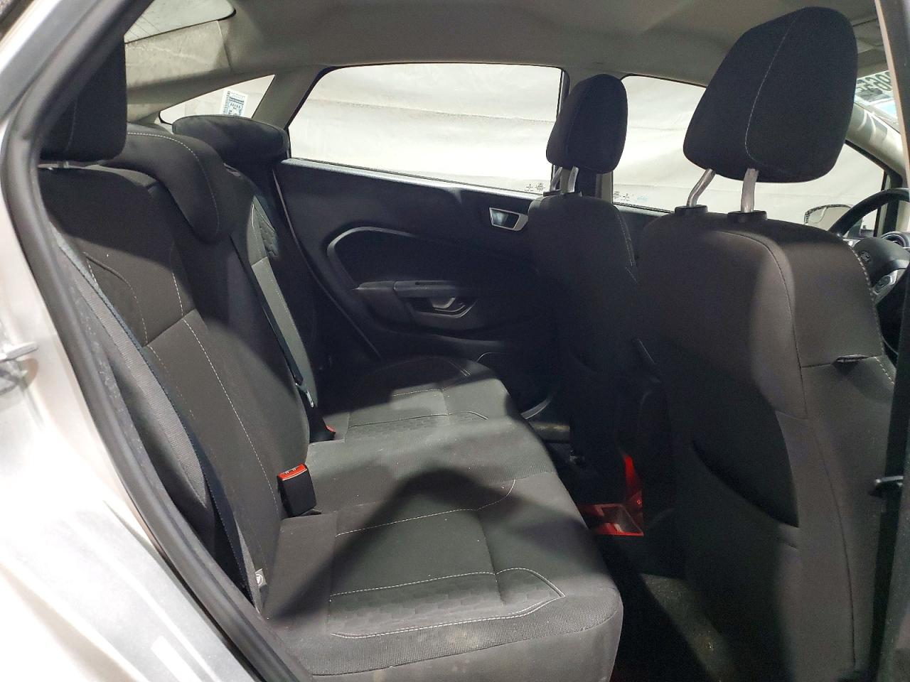 2016 FORD FIESTA SE photo 10