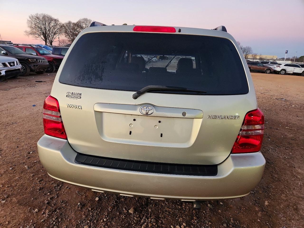 2003 TOYOTA HIGHLANDER BASE photo 16