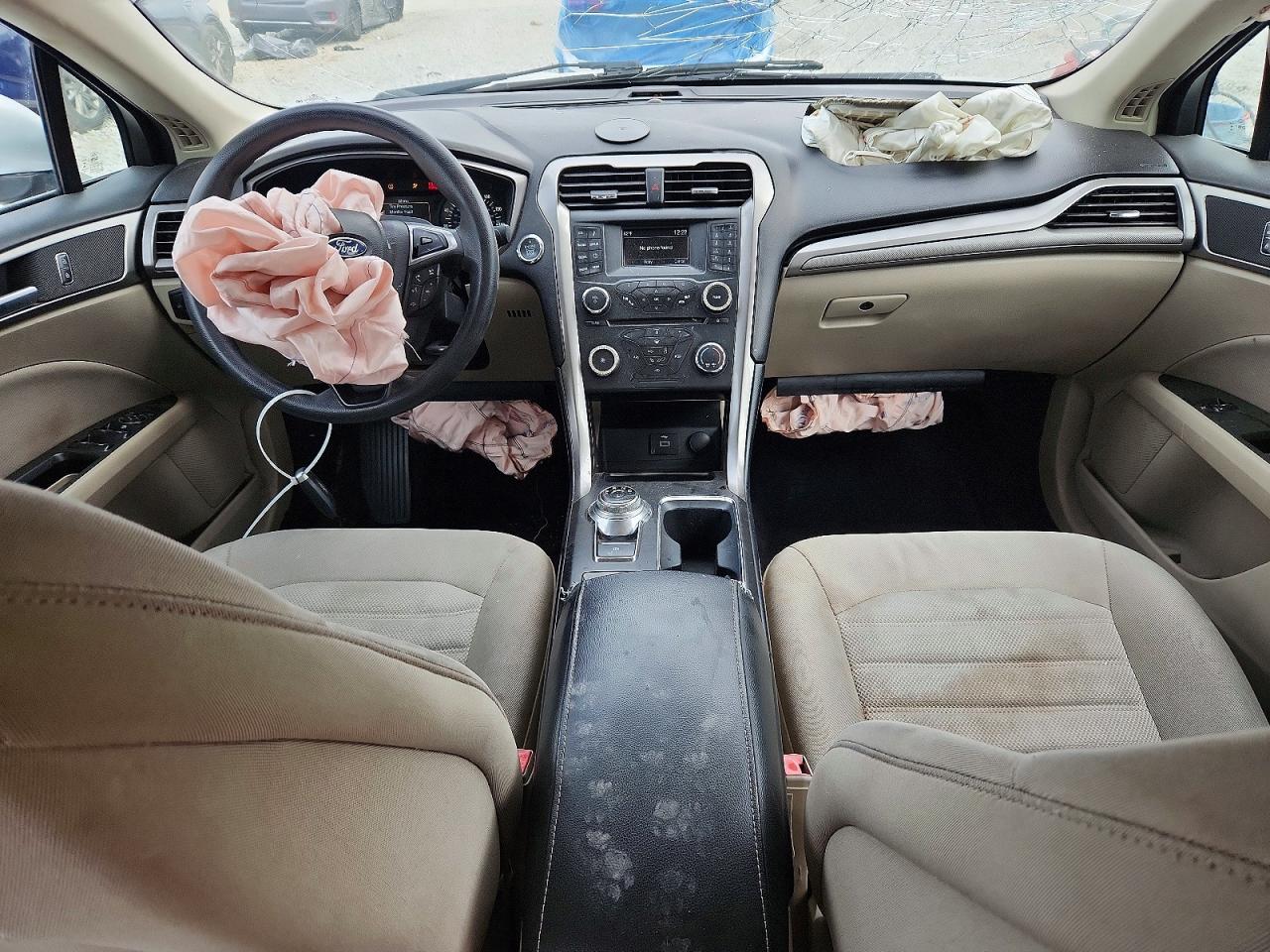 2017 FORD FUSION SE photo 8