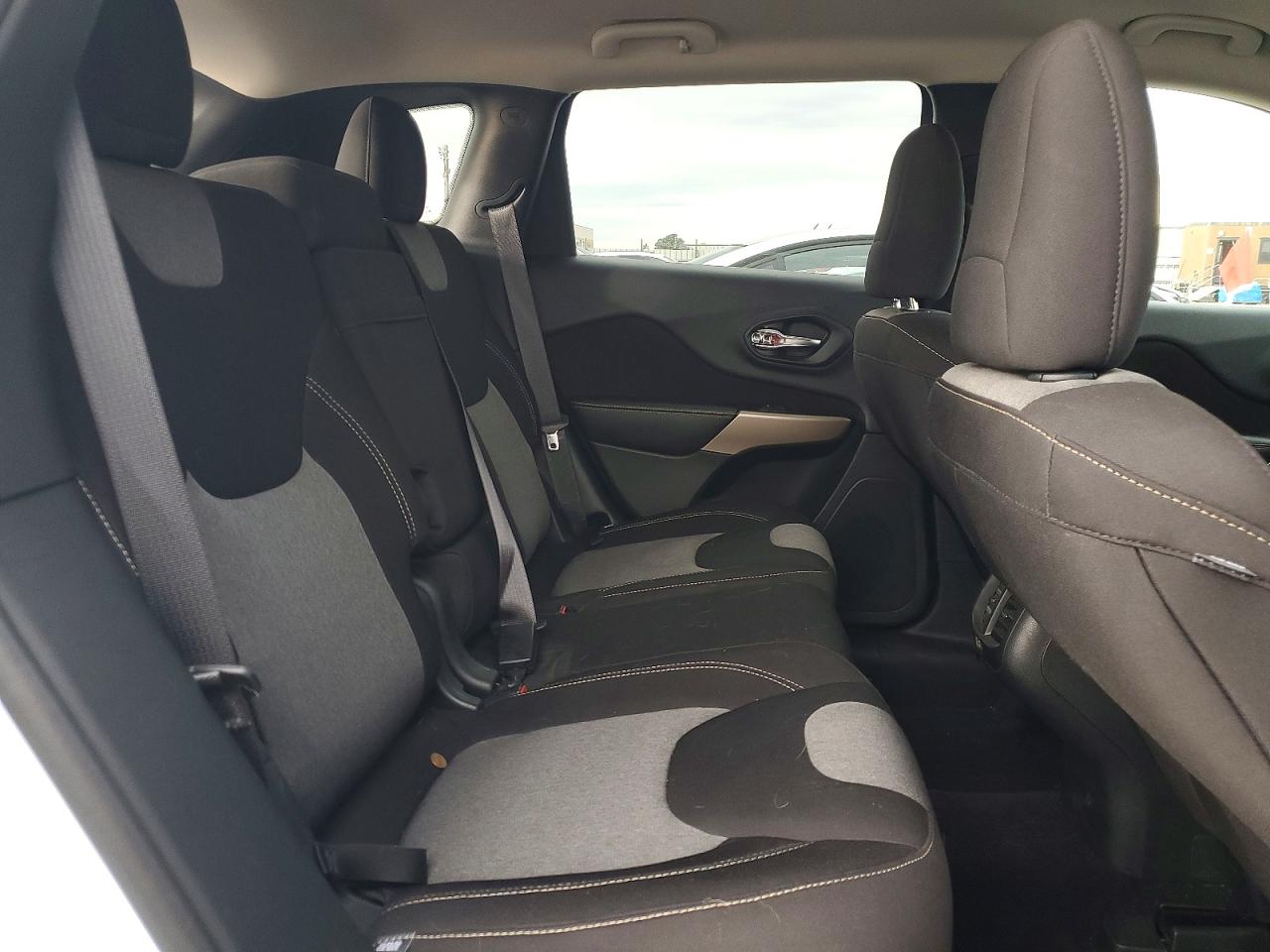 2018 JEEP CHEROKEE LATITUDE photo 21