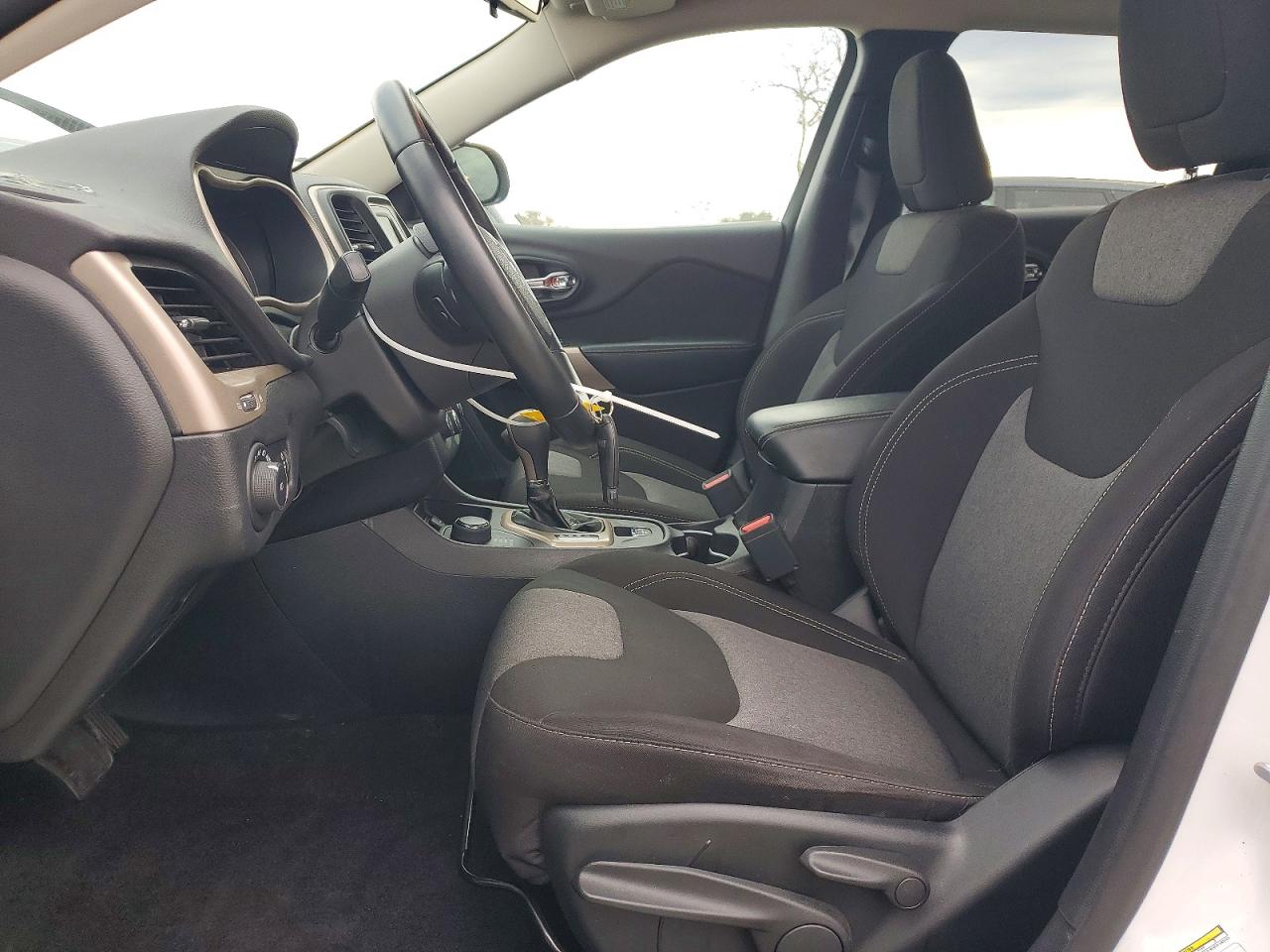 2018 JEEP CHEROKEE LATITUDE photo 13