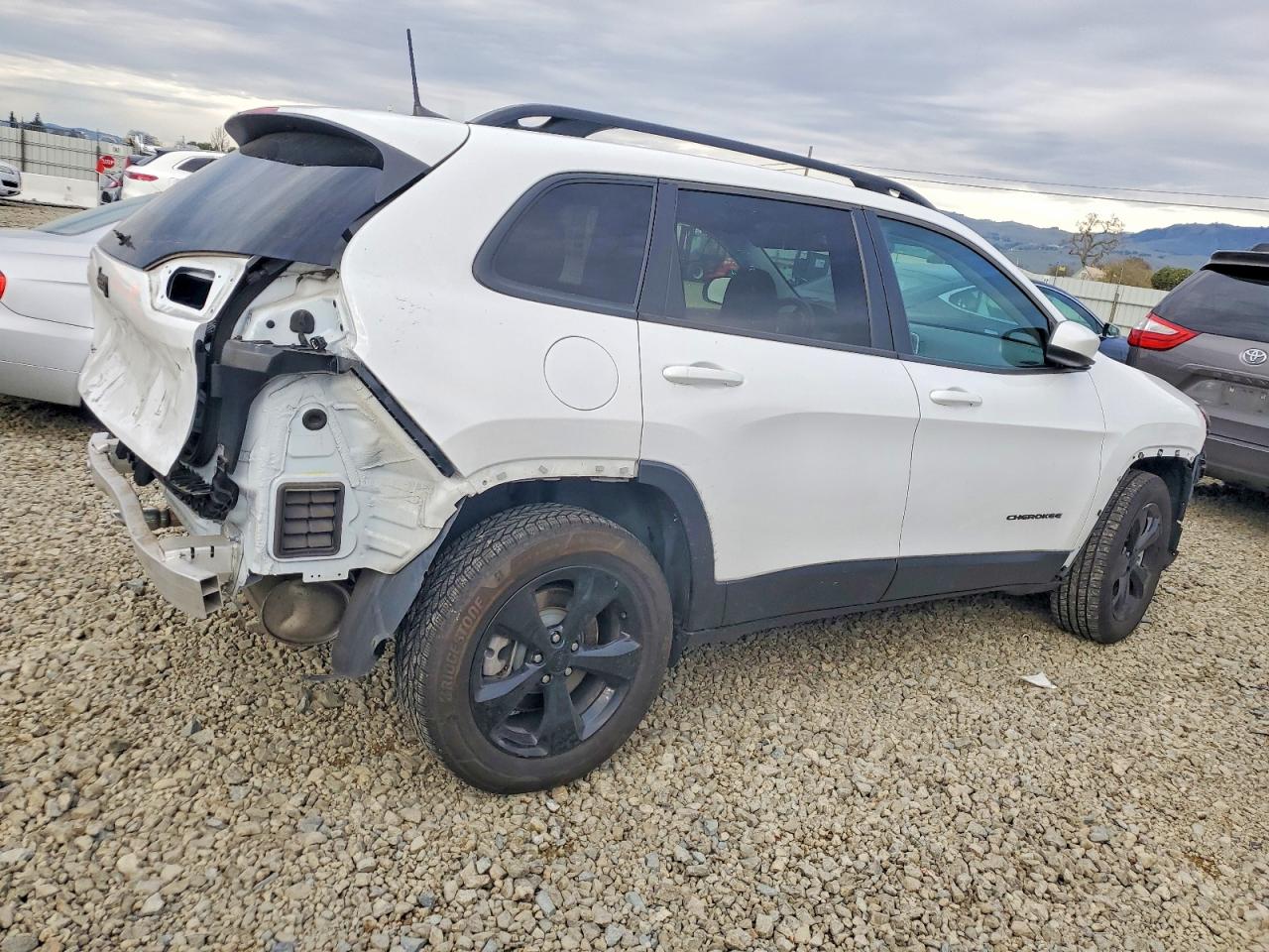 2018 JEEP CHEROKEE LATITUDE photo 5