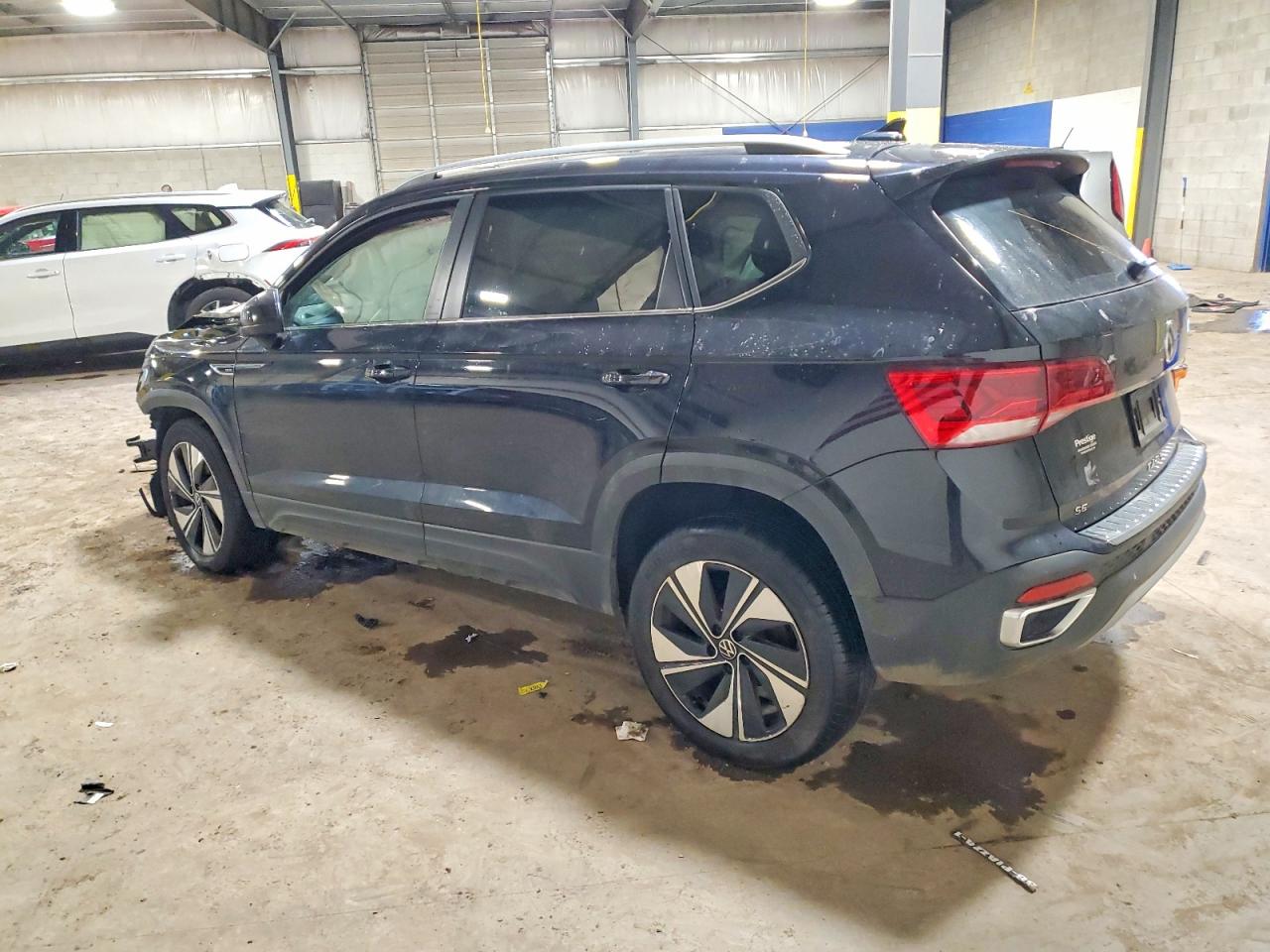 2024 VOLKSWAGEN TAOS SE photo 2