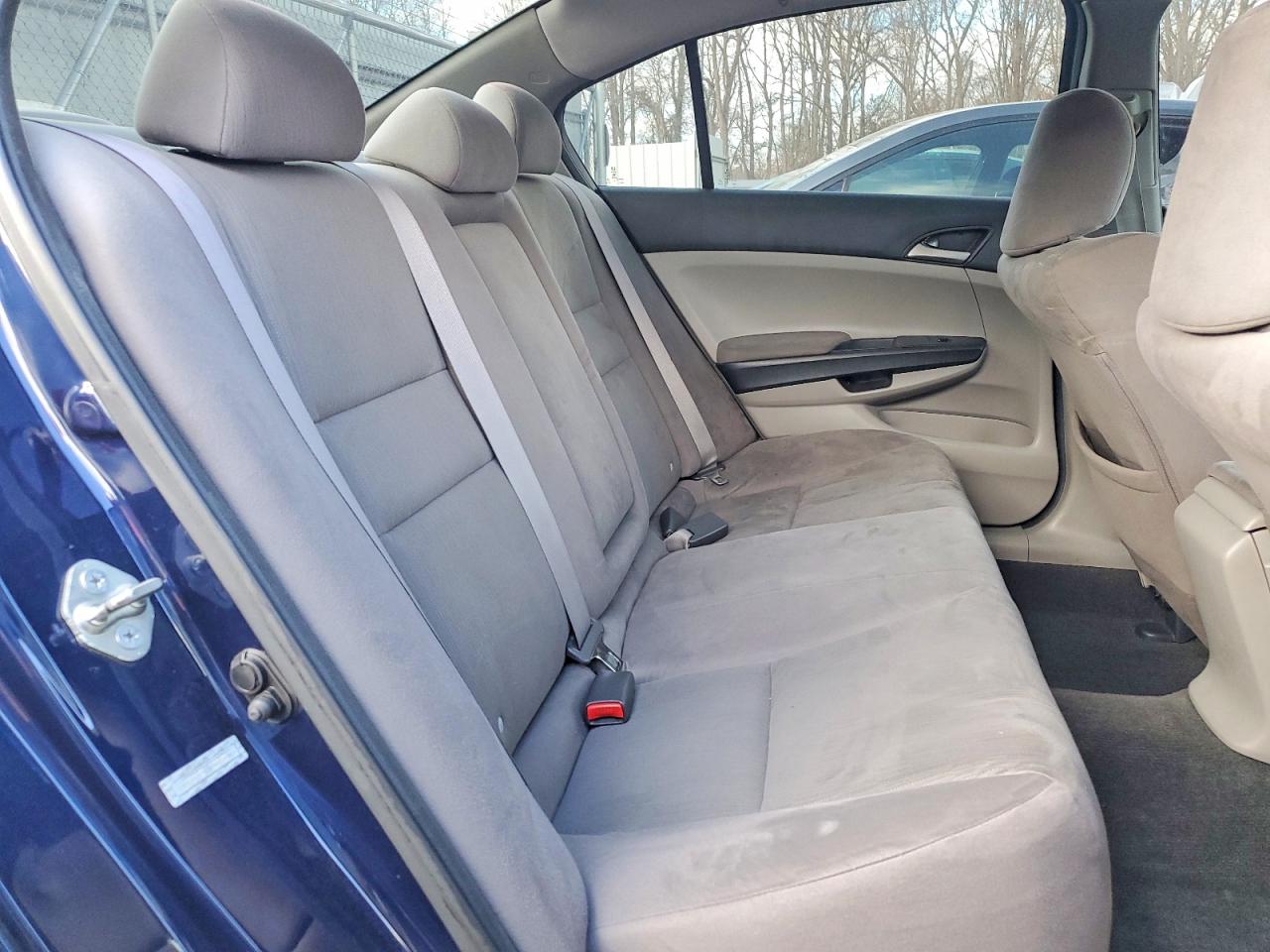 2011 HONDA ACCORD LXP photo 10