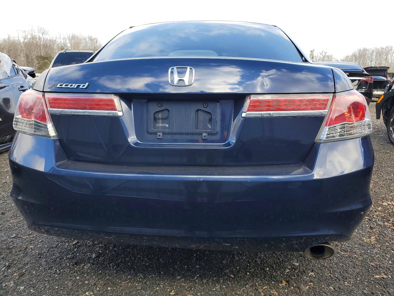 2011 HONDA ACCORD LXP photo 6