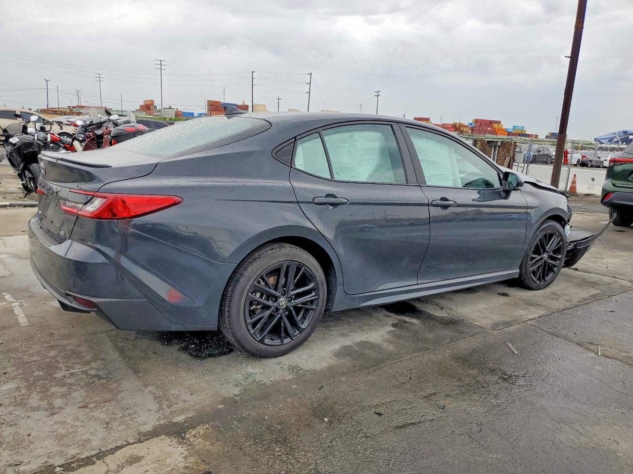 2025 TOYOTA CAMRY XSE photo 3