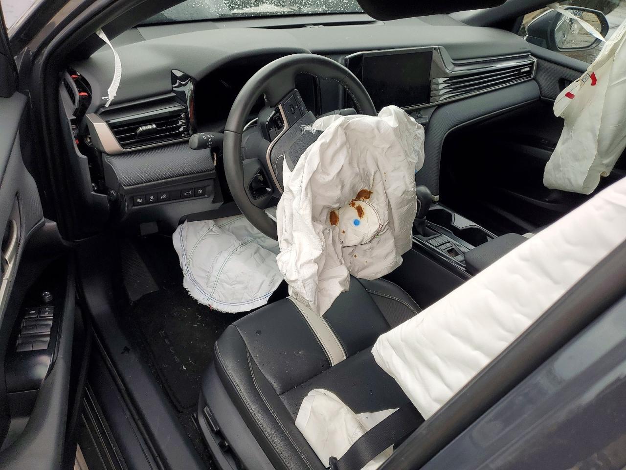 2025 TOYOTA CAMRY XSE photo 8