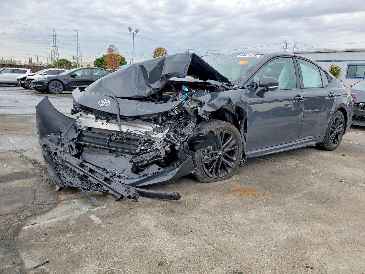 2025 TOYOTA CAMRY