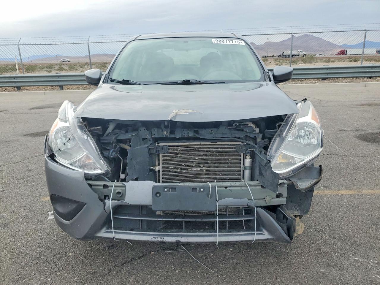2018 NISSAN VERSA S photo 5