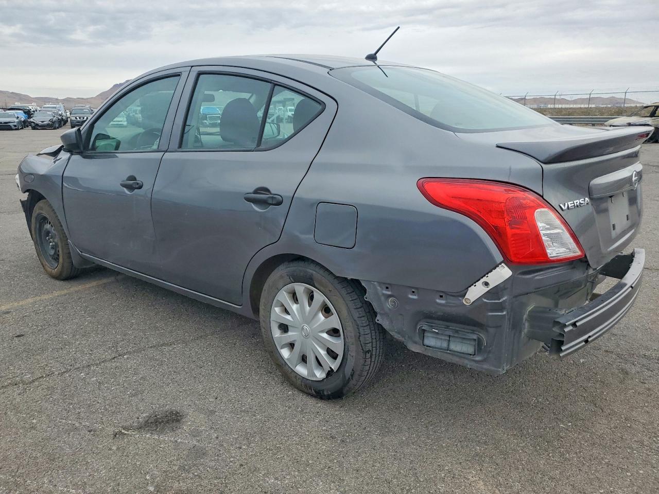 2018 NISSAN VERSA S photo 2