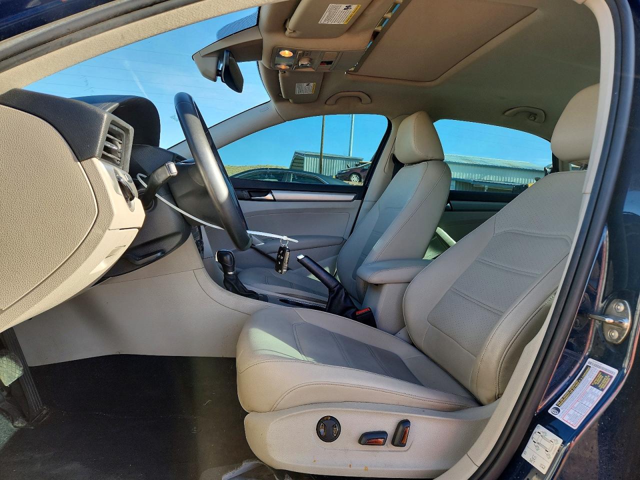2021 VOLKSWAGEN PASSAT SE photo 7