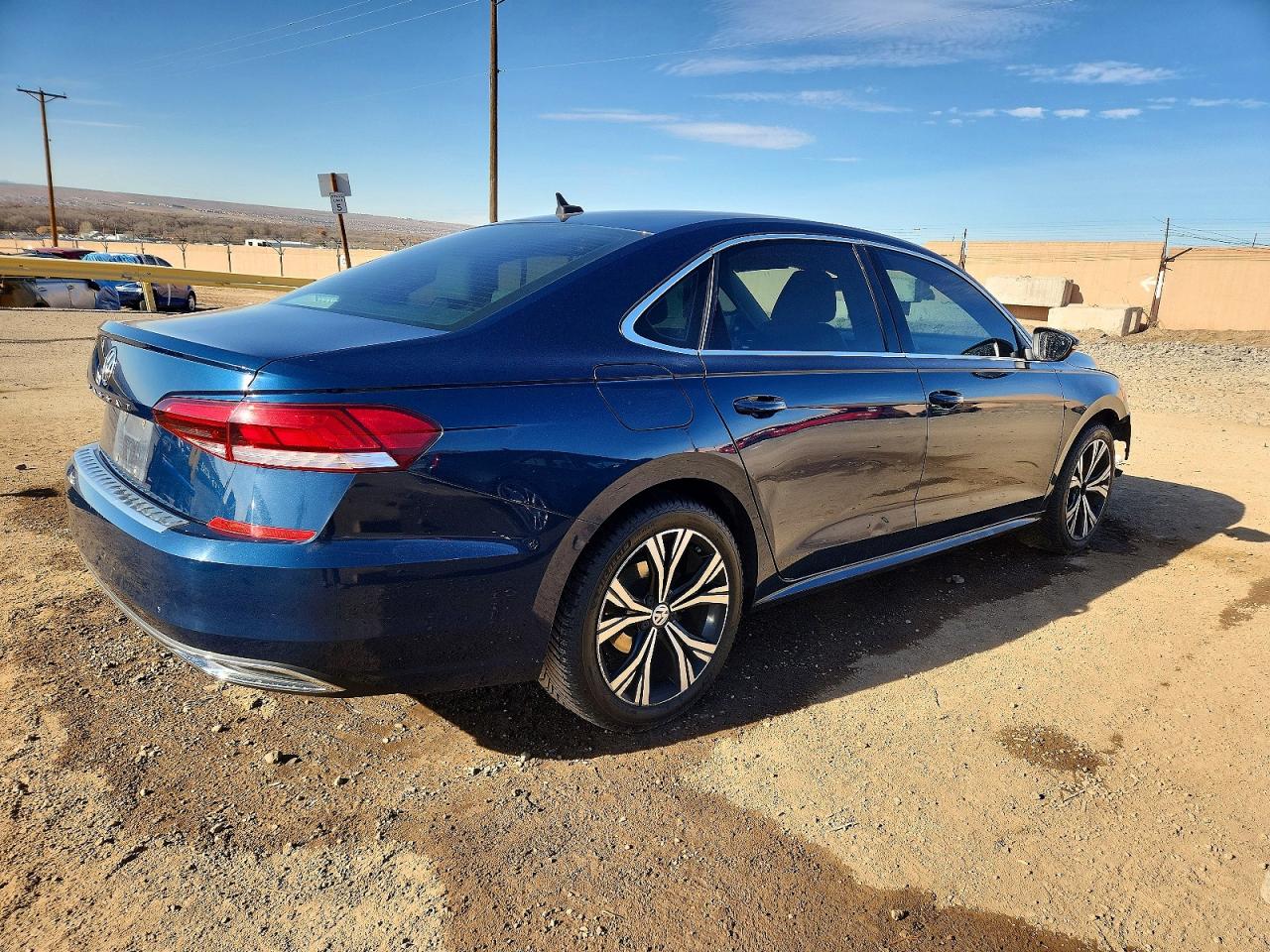 2021 VOLKSWAGEN PASSAT SE photo 3