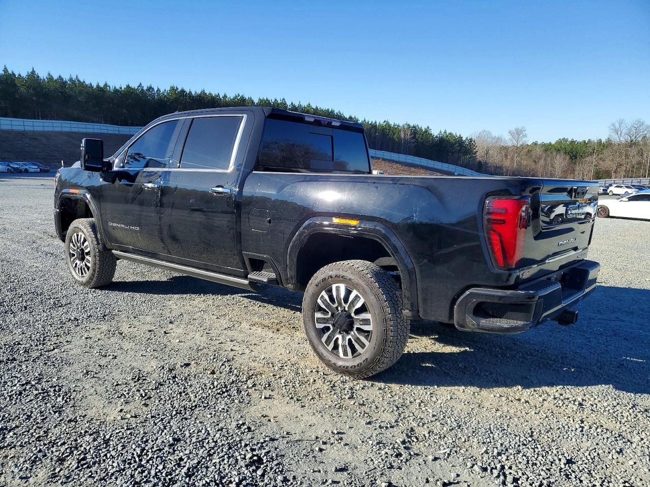 2025 GMC SIERRA K2500 DENALI ULTIMATE photo 2