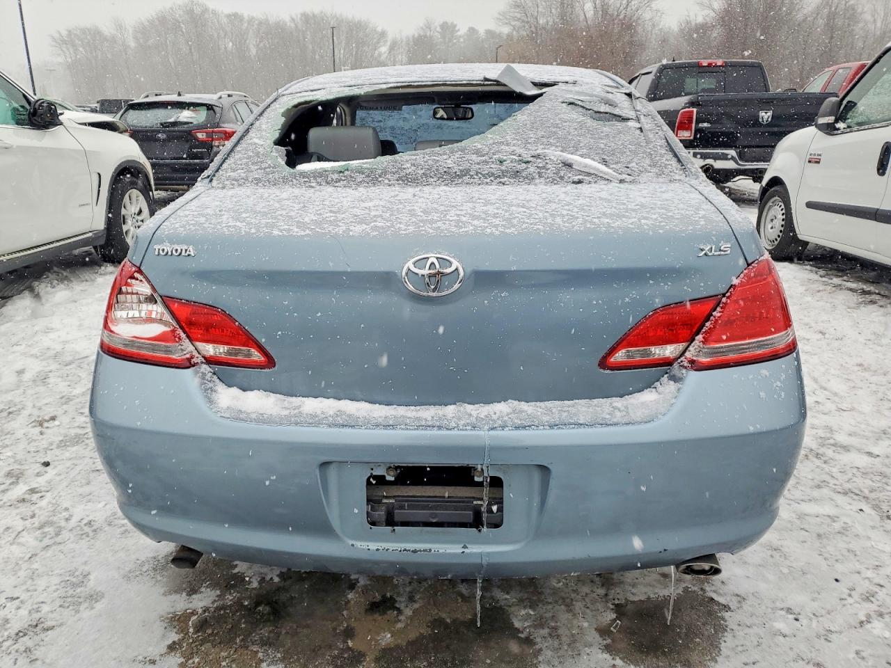 2005 TOYOTA AVALON XL photo 6