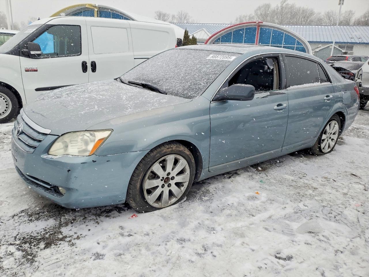 2005 TOYOTA AVALON