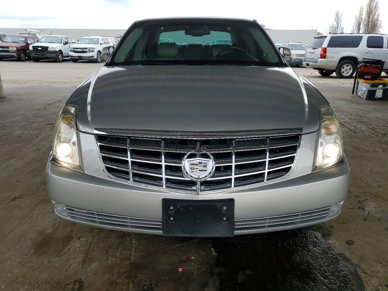 2007 CADILLAC DTS photo 5