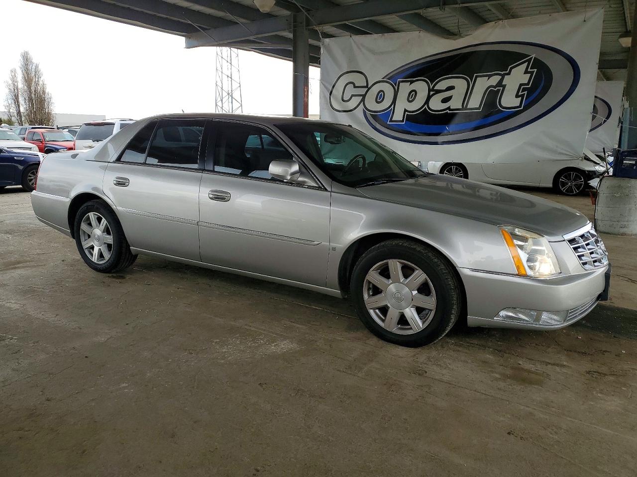 2007 CADILLAC DTS photo 4