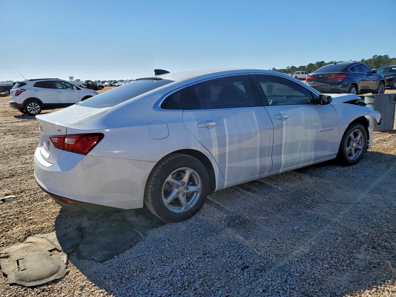 2016 CHEVROLET MALIBU LS photo 3